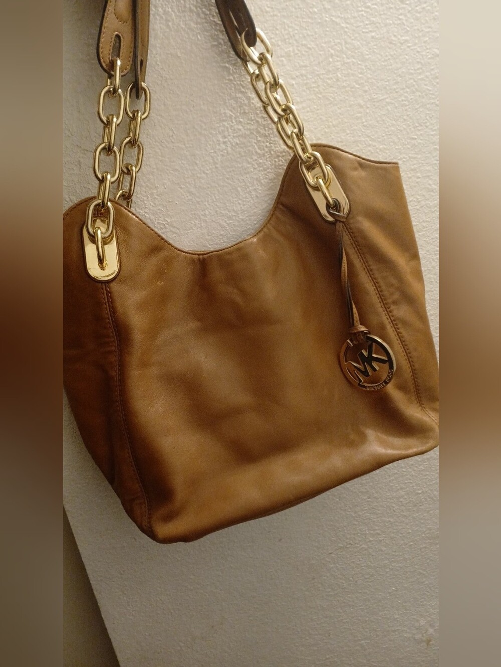 Michael Kors Women's Tan Leather Shoulder Bag with Gold Chain